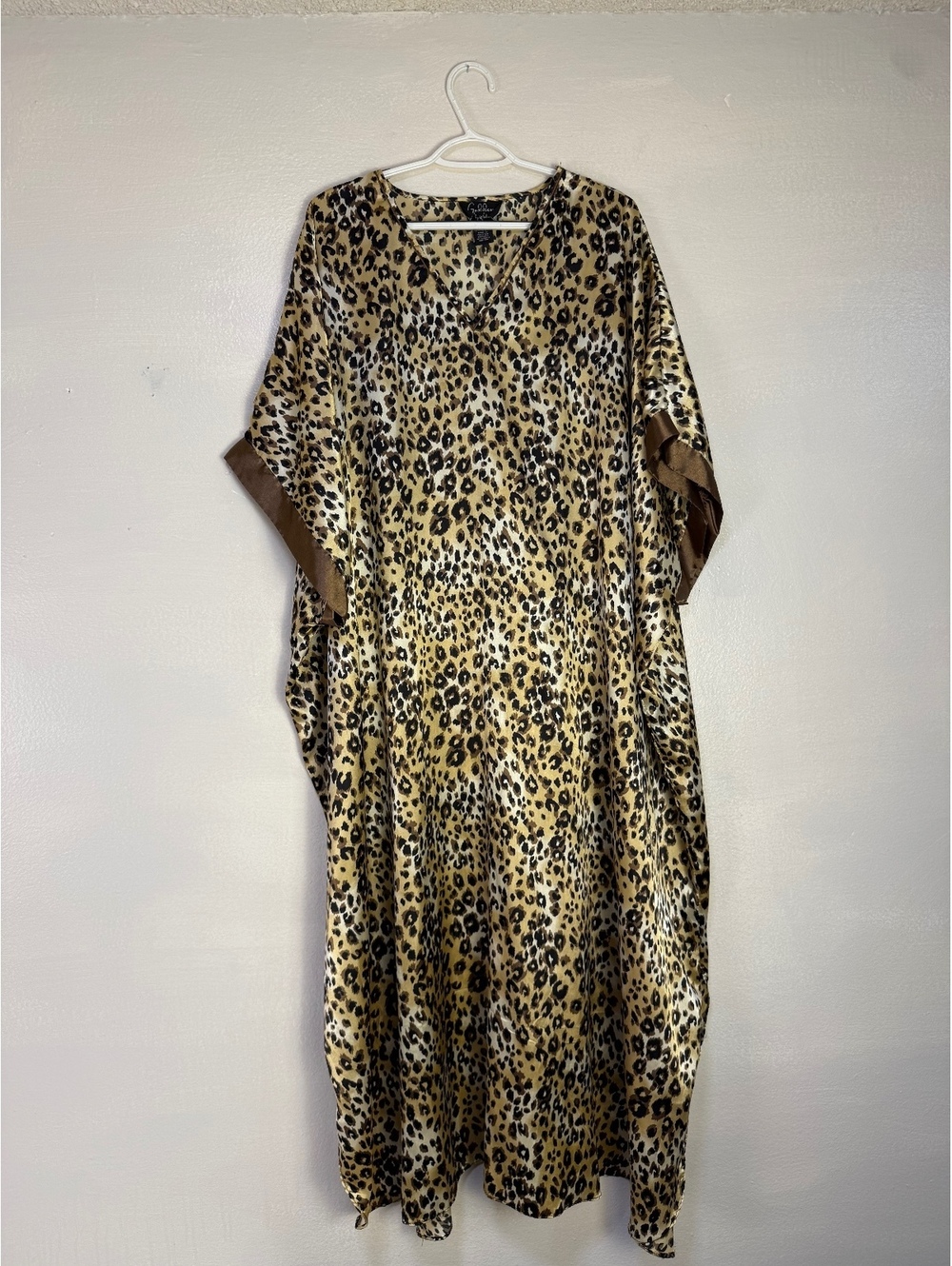 Goddess by Winlar Leopard Print One Size Kaftan Dress